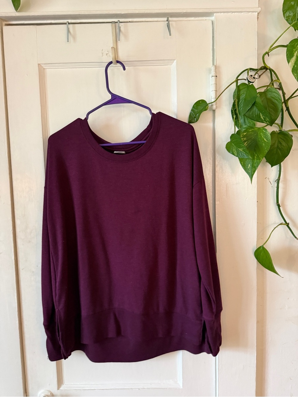 Avia Plum Crewneck Pullover size L